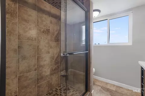 Bath - 214 E 16th Ave, Jerome, ID 83338 photo 4 of 4
