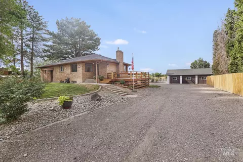 Exterior - 214 E 16th Ave, Jerome, ID 83338 photo 4 of 17