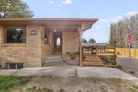 Exterior - 214 E 16th Ave, Jerome, ID 83338 photo 2 of 17