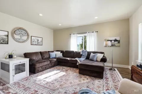 Living - 7490 El Paso Rd, Caldwell, ID 83607 photo 2 of 3