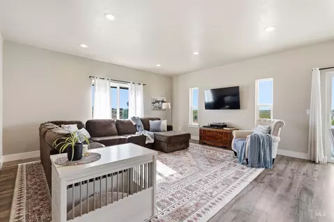 Living - 7490 El Paso Rd, Caldwell, ID 83607 photo 1 of 3