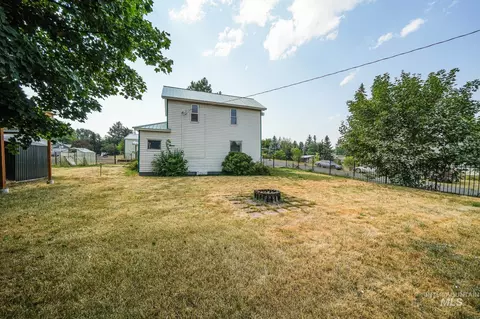 Exterior - 712 3rd Ave, Nezperce, ID 83543 photo 7 of 7