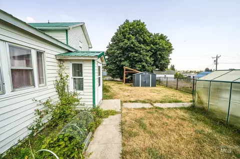 Exterior - 712 3rd Ave, Nezperce, ID 83543 photo 4 of 7