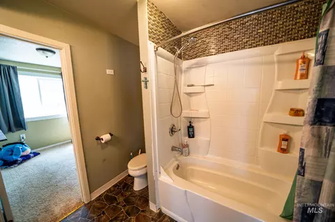 Bath - 712 3rd Ave, Nezperce, ID 83543 photo 1 of 3