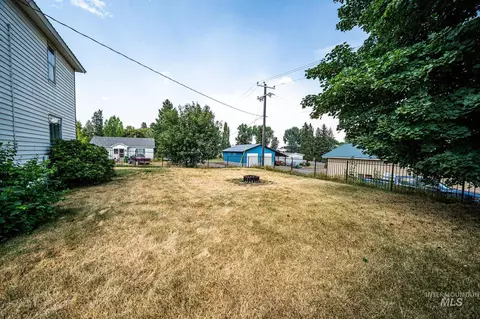 Exterior - 712 3rd Ave, Nezperce, ID 83543 photo 6 of 7