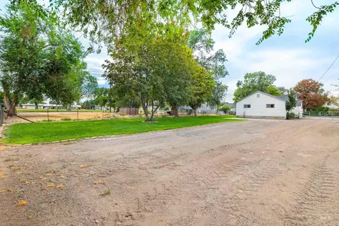 Exterior - 281 Lois St, Twin Falls, ID 83301 photo 2 of 4