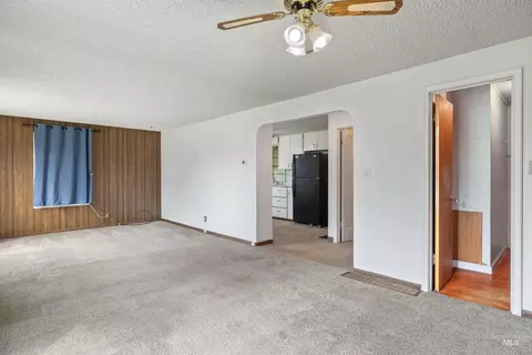 Living - 281 Lois St, Twin Falls, ID 83301 photo 2 of 2