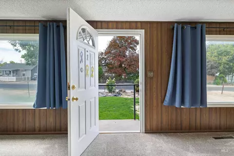 Entry Way - 281 Lois St, Twin Falls, ID 83301 photo 1 of 4