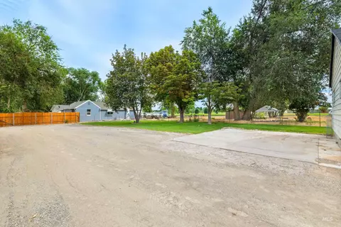 Exterior - 281 Lois St, Twin Falls, ID 83301 photo 1 of 4