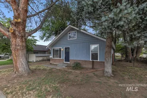 22 N Sunset St, Nampa, ID 83651