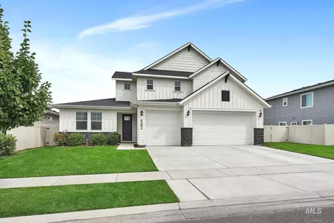 6082 E Canyon Crossing Dr, Nampa, ID 83687