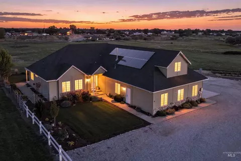 35 S Pit Ln, Nampa, ID 83687