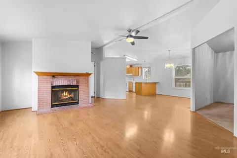 Living - 410 E Custer St, Mackay, ID 83251 photo 3 of 8