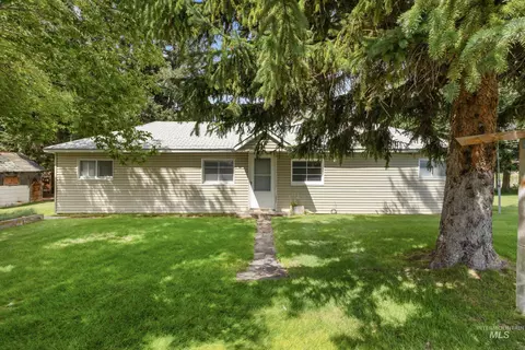 Exterior - 410 E Custer St, Mackay, ID 83251 photo 4 of 4