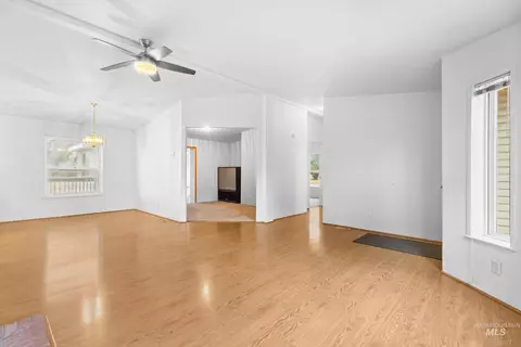 Living - 410 E Custer St, Mackay, ID 83251 photo 4 of 8