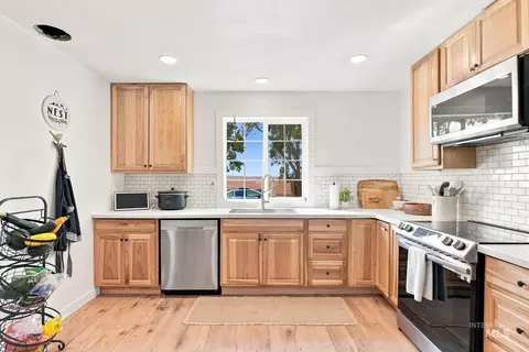 Kitchen - 16078 Hoffman Rd, Kendrick, ID 83537 photo 1 of 4
