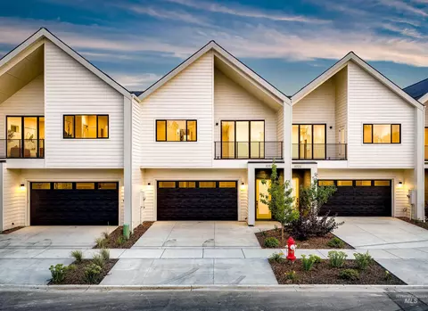 10117 W Southerland Dr, Boise, ID 83709