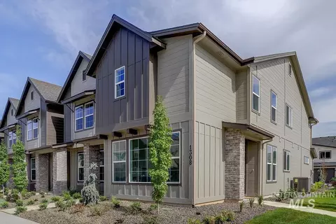 1366 N And 1394 N Meadowglen Ave, Meridian, ID 83642