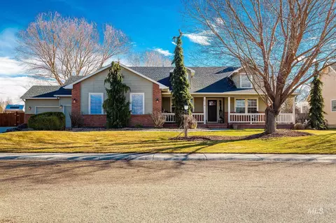2714 Seminole Dr, Nampa, ID 83686