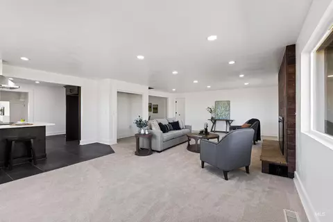 Living - 29862 Emmett Rd, Caldwell, ID 83607 photo 5 of 6