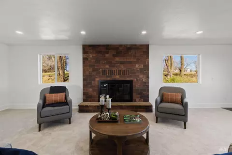 Living - 29862 Emmett Rd, Caldwell, ID 83607 photo 4 of 6