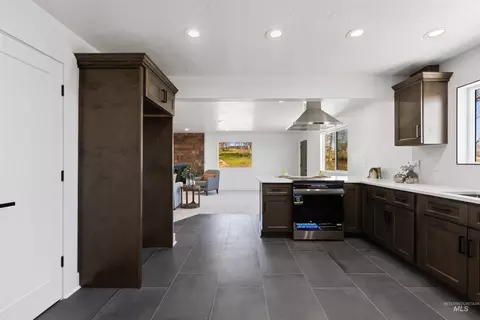 Kitchen - 29862 Emmett Rd, Caldwell, ID 83607 photo 7 of 7