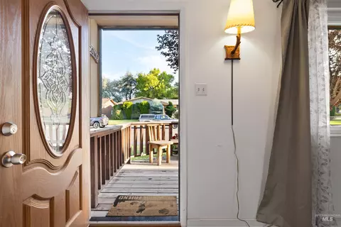 Entry Way - 386 Crestview Dr, Twin Falls, ID 83301 photo 1 of 4