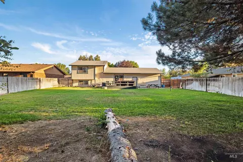 Exterior - 386 Crestview Dr, Twin Falls, ID 83301 photo 5 of 7