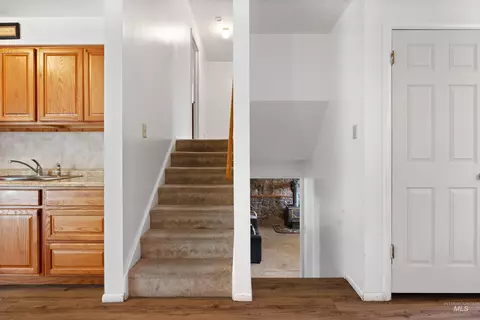 Entry Way - 386 Crestview Dr, Twin Falls, ID 83301 photo 4 of 4