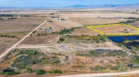 135 N 30 E, Fairfield, ID 83327 photo 2