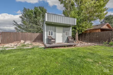 Exterior - 692 15th St, Vale, OR 97918 photo 9 of 22