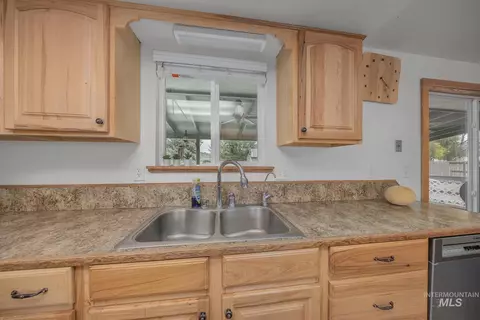 Kitchen - 692 15th St, Vale, OR 97918 photo 4 of 4