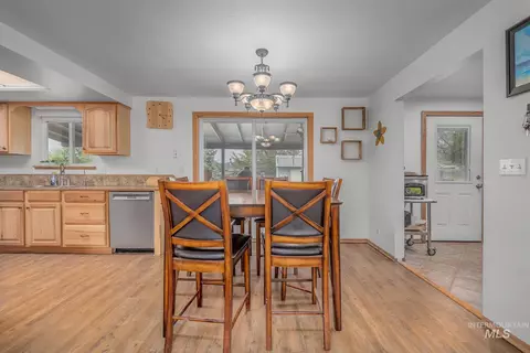 Dining - 692 15th St, Vale, OR 97918 photo 1 of 2