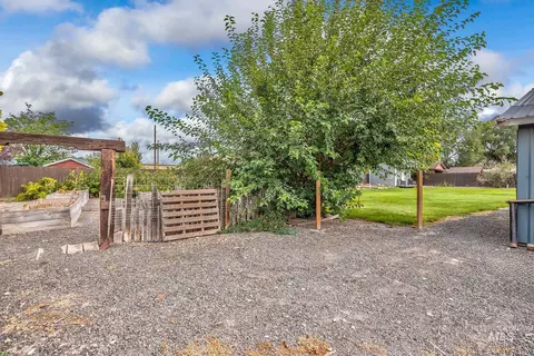 Exterior - 692 15th St, Vale, OR 97918 photo 18 of 22