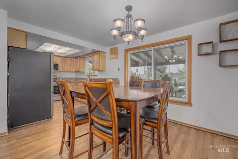Dining - 692 15th St, Vale, OR 97918 photo 2 of 2