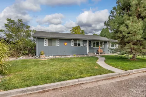Exterior - 692 15th St, Vale, OR 97918 photo 2 of 22