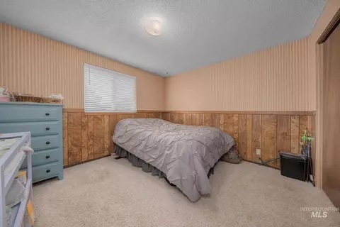 Bedroom - 692 15th St, Vale, OR 97918 photo 2 of 3