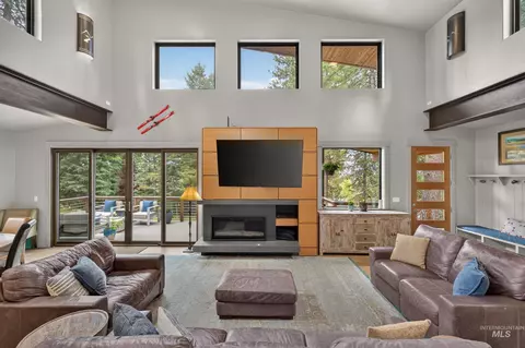 Living - 520 E Lenora, Mccall, ID 83638 photo 1 of 4