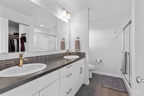 Bath - 2747 E Valley Wind St, Kuna, ID 83634 photo 1 of 4