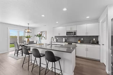 Kitchen - 2747 E Valley Wind St, Kuna, ID 83634 photo 4 of 4