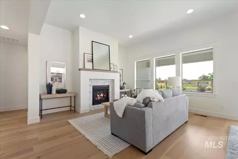 Living - 7315 Brown Way, Eagle, ID 83629 photo 2 of 3