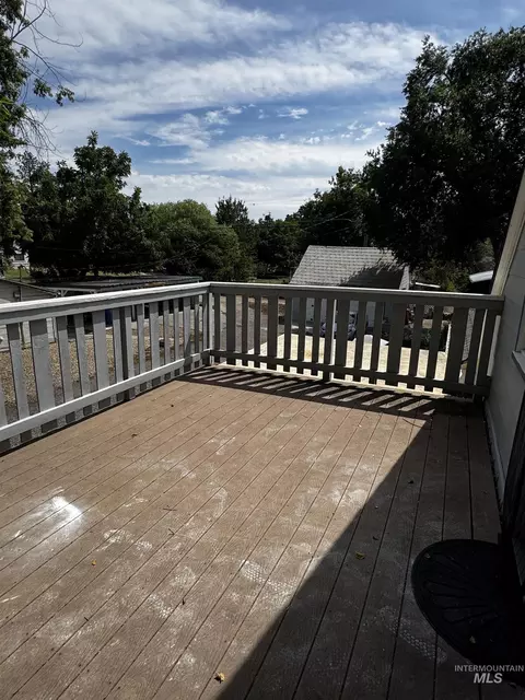 Exterior - 1122 2nd Ave S, Payette, ID 83661 photo 2 of 7
