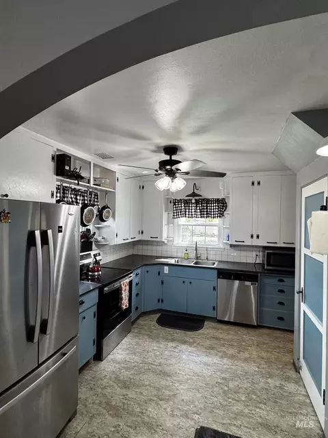 Kitchen - 1122 2nd Ave S, Payette, ID 83661 photo 2 of 2