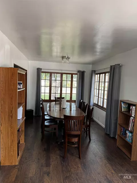Dining - 1122 2nd Ave S, Payette, ID 83661 photo 1 of 3