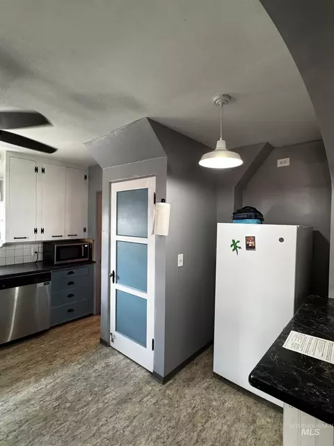 Kitchen - 1122 2nd Ave S, Payette, ID 83661 photo 1 of 2