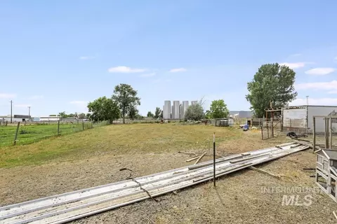 Exterior - 121 North St, Filer, ID 83328 photo 7 of 10
