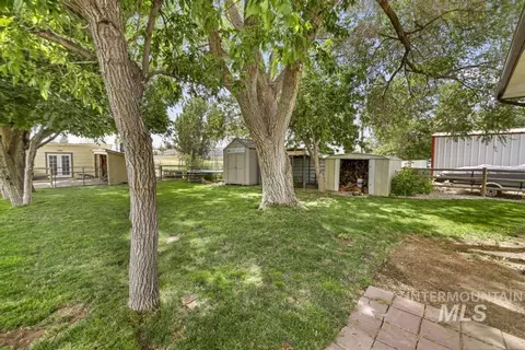 Exterior - 121 North St, Filer, ID 83328 photo 2 of 10