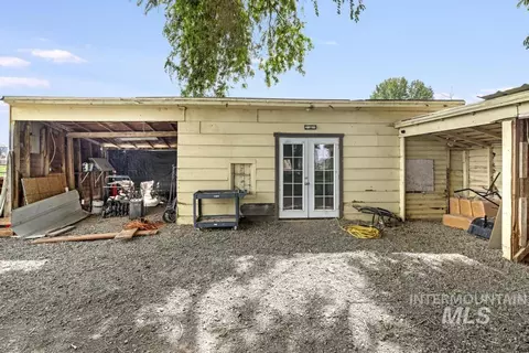 Exterior - 121 North St, Filer, ID 83328 photo 5 of 10