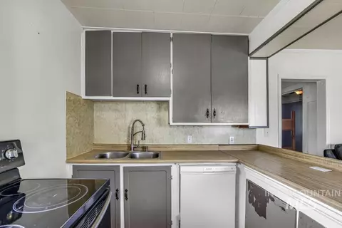 Kitchen - 121 North St, Filer, ID 83328 photo 3 of 4