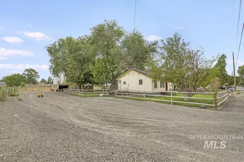 Exterior - 121 North St, Filer, ID 83328 photo 8 of 10